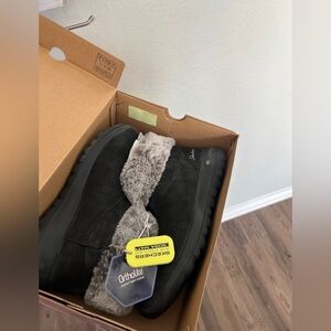 Skechers Black and Gray Boots for All-Day Comfort